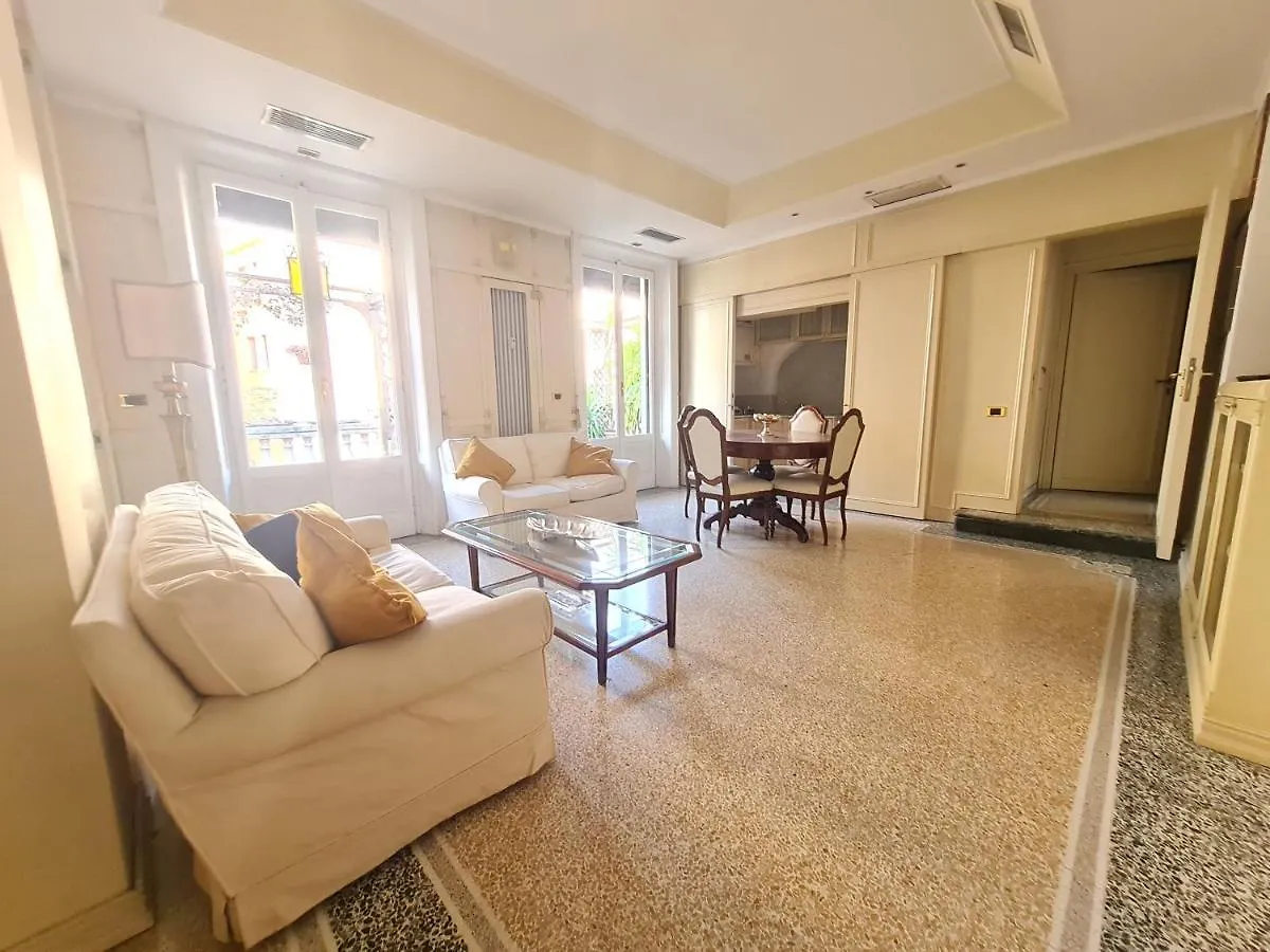 Fontana Cozy Apartment Μιλάνο 0*,  Ιταλία